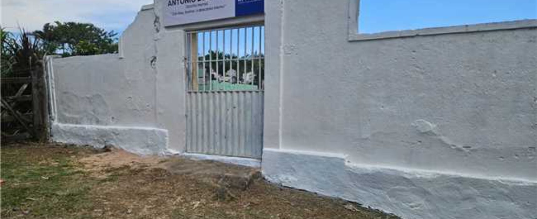 Prefeitura de Ilhéus renova fachadas dos cemitérios de Inema e Pimenteira