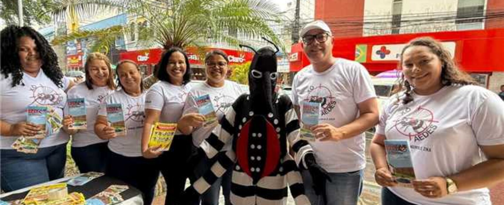 Agentes de endemias realizam blitz educativa no Centro de Ilhéus