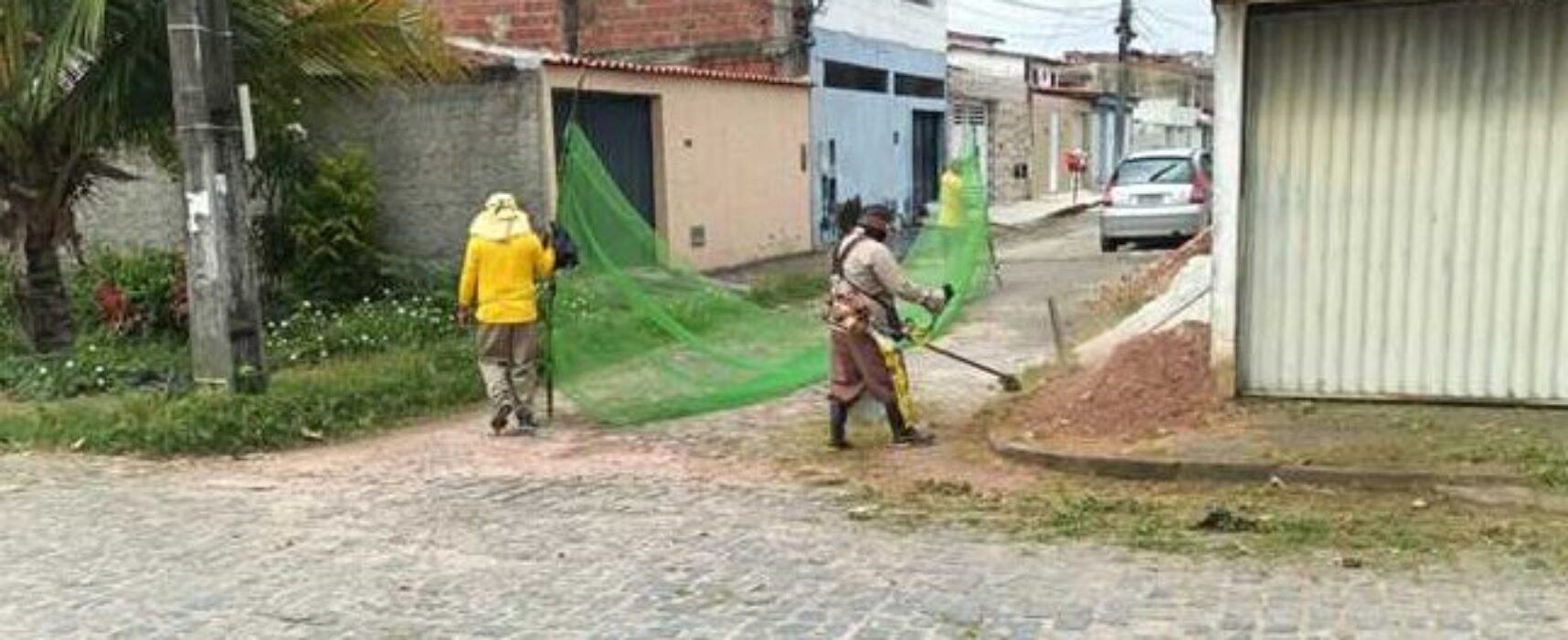 Prefeitura de Ilhéus realiza serviço de roçagem no bairro Hernani Sá