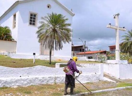 Ações de manutenção urbana chegam à Praça Cláudio Magalhães, em Olivença