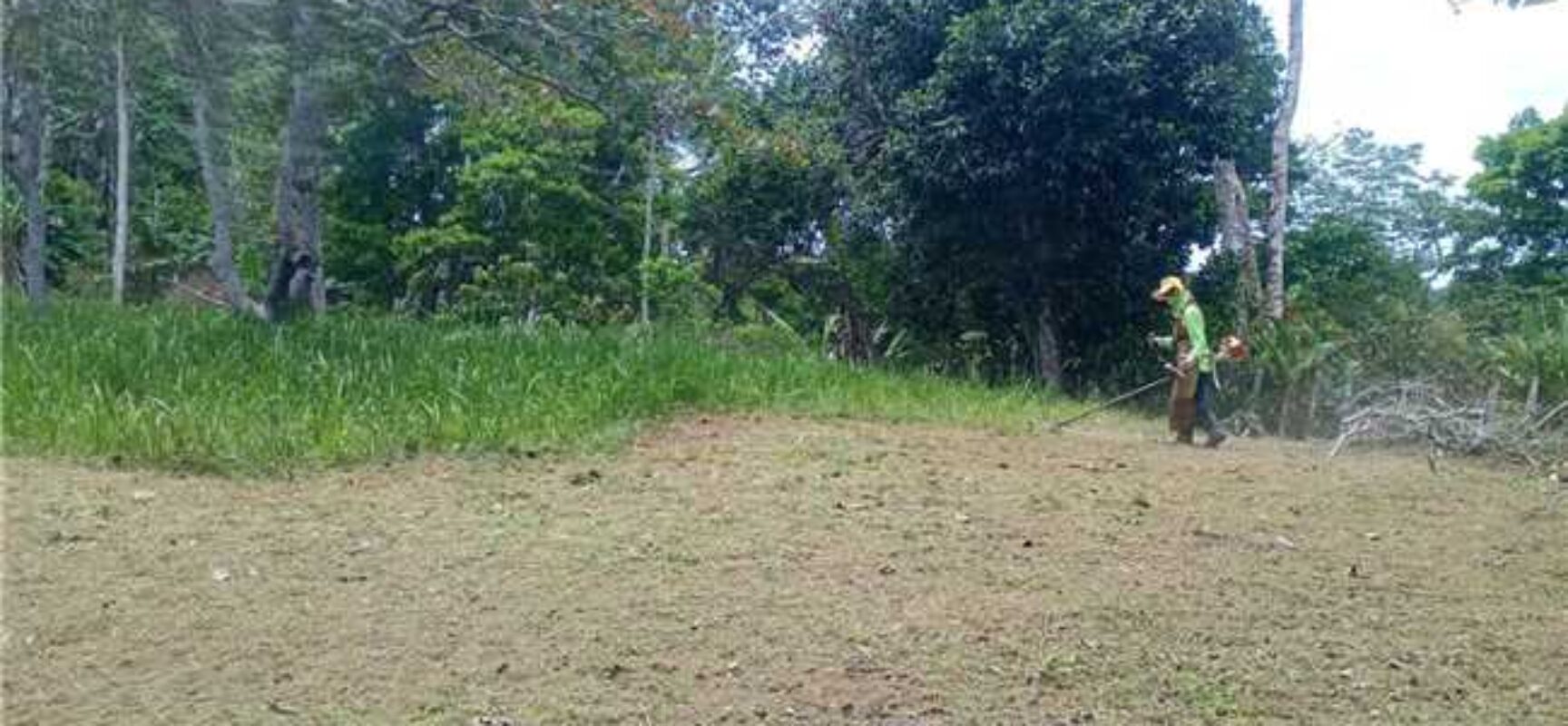 Prefeitura de Ilhéus realiza serviços de limpeza no Cemitério do Japu