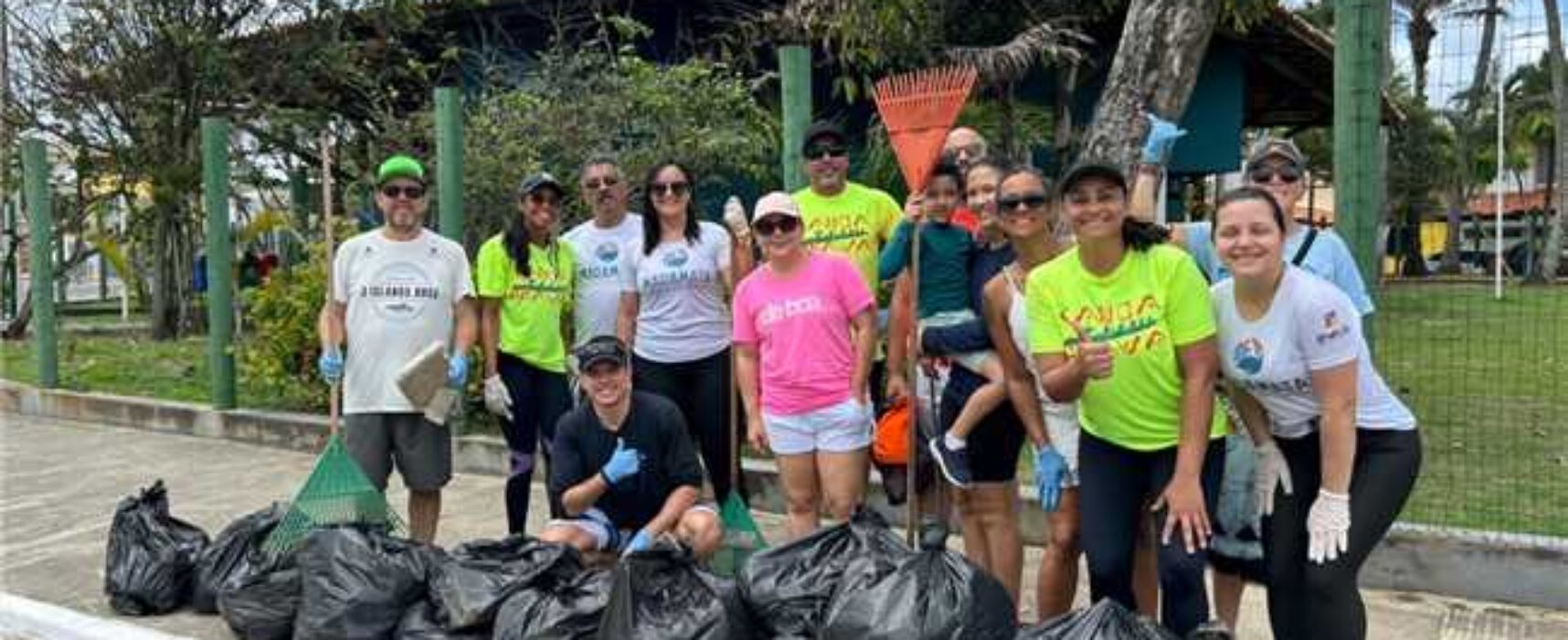 Ação conjunta promove limpeza e conscientização na Praia da Maramata