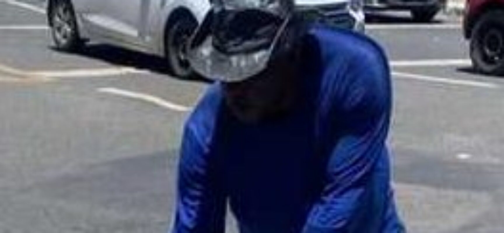 Prefeitura de Ilhéus realiza desobstrução da rede pluvial próxima à Praça Cairu