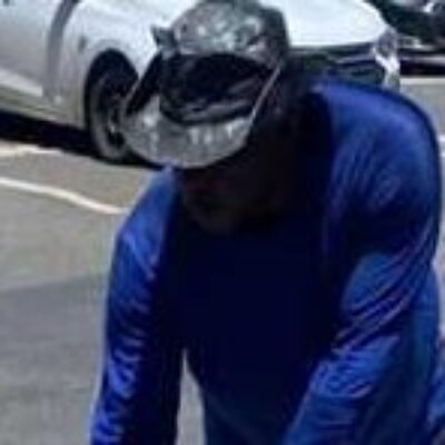 Prefeitura de Ilhéus realiza desobstrução da rede pluvial próxima à Praça Cairu