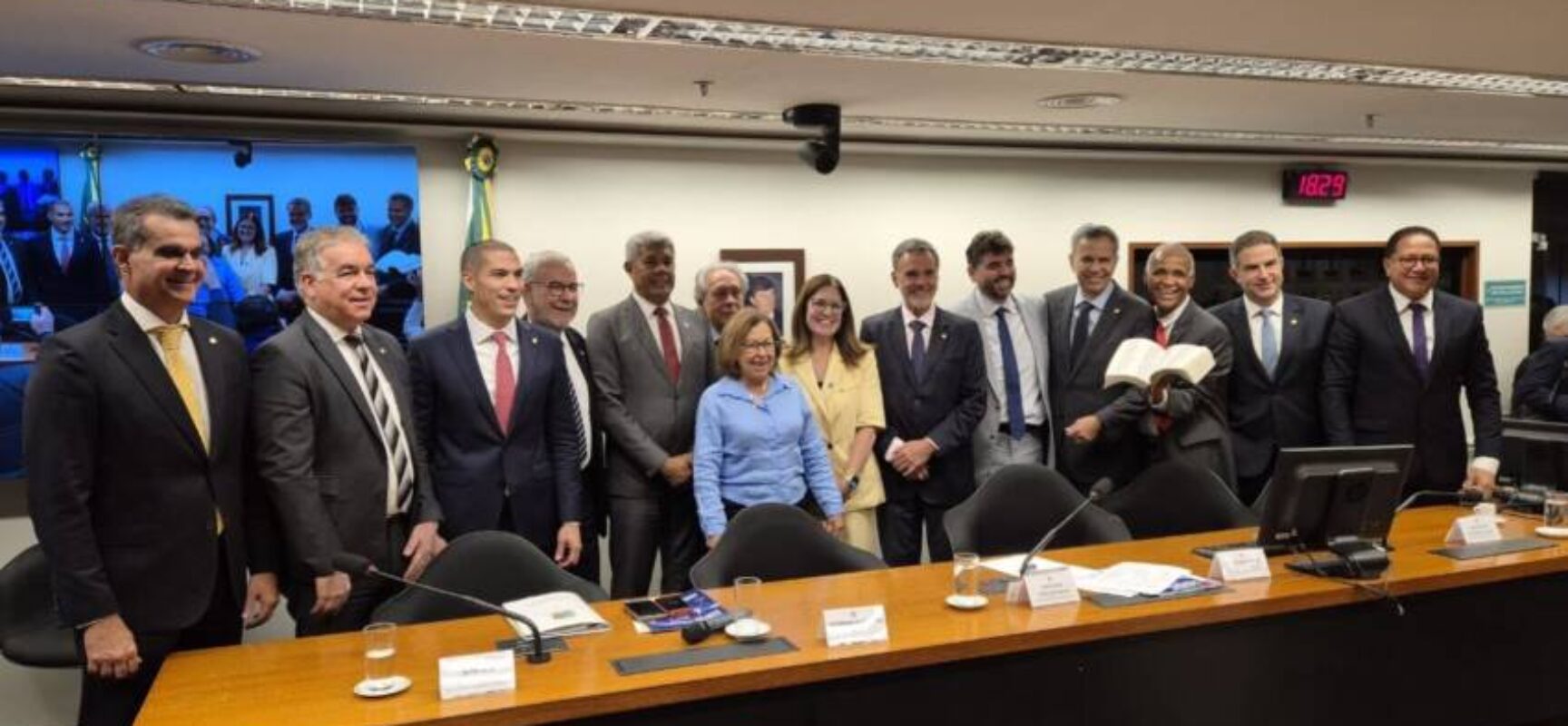 Em Brasília, Jerônimo Rodrigues debate prioridades na segurança, saúde e agricultura familiar com deputados federais da bancada baiana