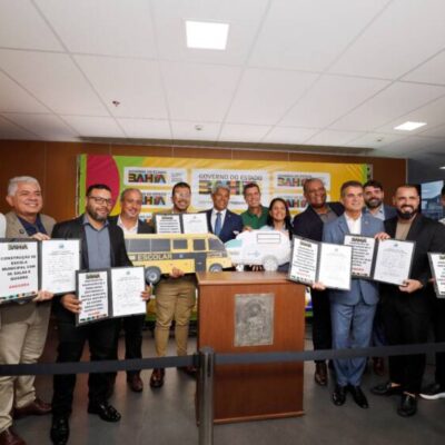 Governo do Estado autoriza construção de escola, reforma e entrega equipamentos para 14 municípios