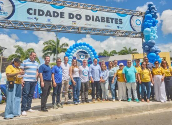 Prefeito Augusto Castro prestigia a 21º edição do Mutirão do Diabetes de Itabuna