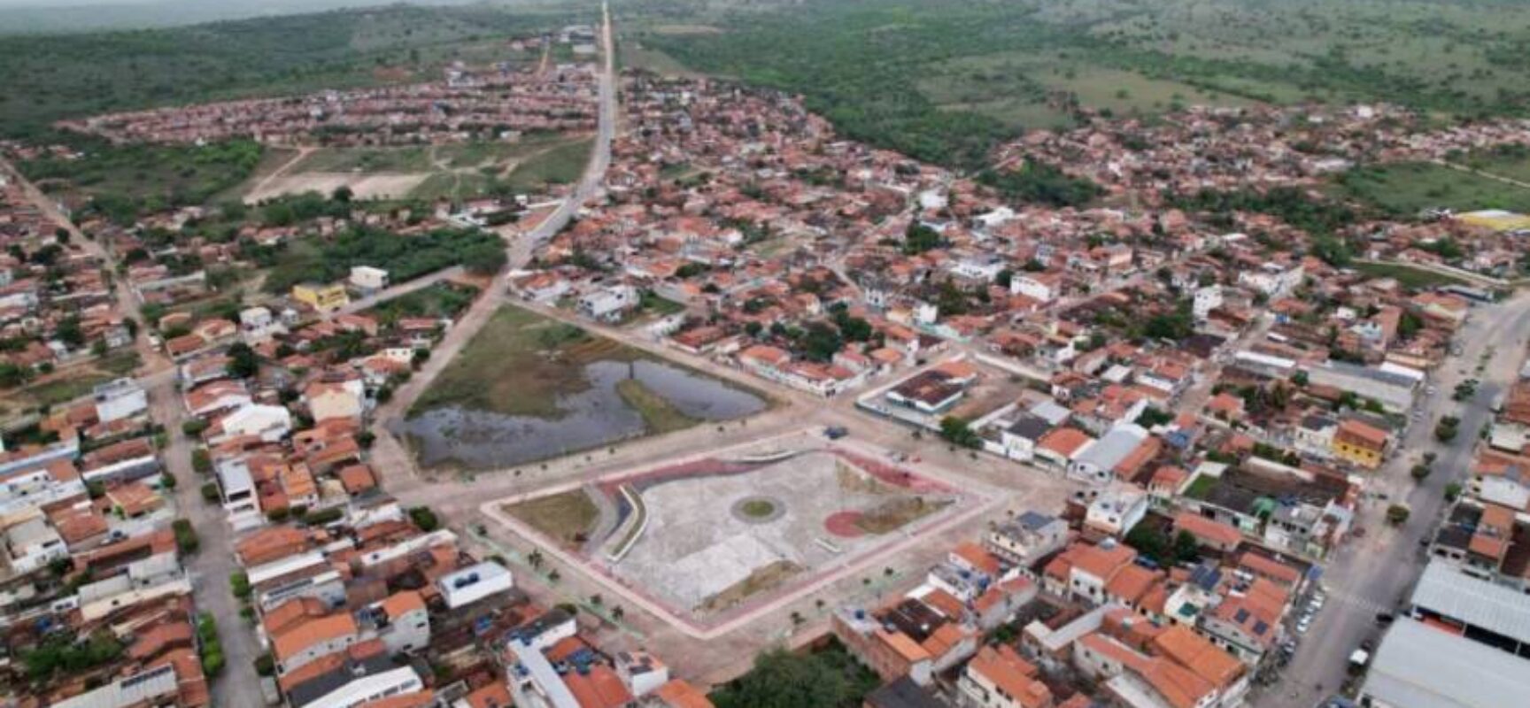 Governo do Estado reforça assistência após fortes chuvas e entrega equipamentos de saúde e defesa civil em Araci