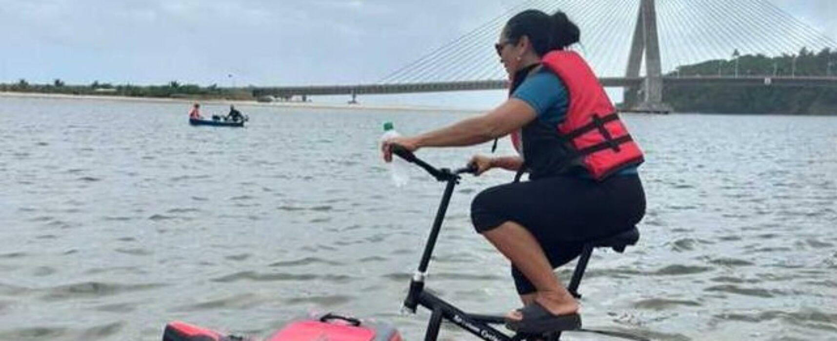 ILHÉUS: Passeio aquático reúne moradores e turistas na Praia da Maramata