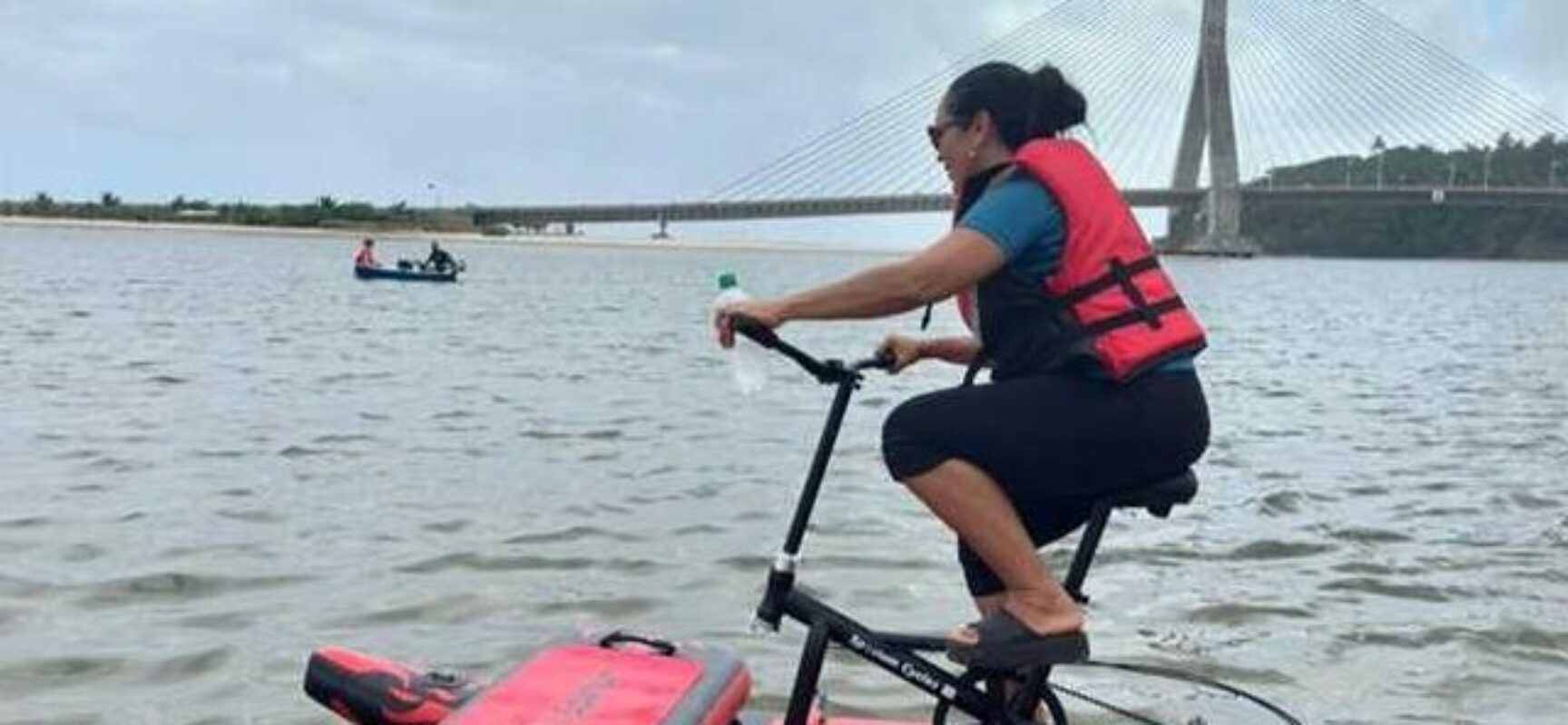 ILHÉUS: Passeio aquático reúne moradores e turistas na Praia da Maramata