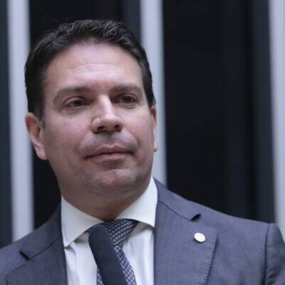 Câmara bloqueia salário e cota parlamentar de Alexandre Ramagem após decisão do STF