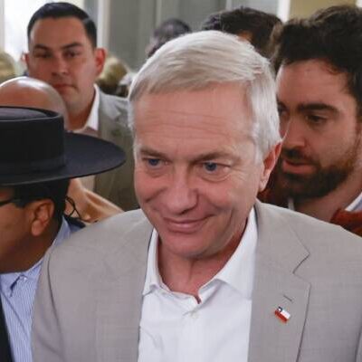 Chile elege José Antonio Kast, líder da direita conservadora, como novo presidente