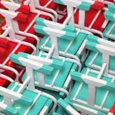 Prefeitura de Ilhéus adquire mais de mil conjuntos de mesas e cadeiras para escolas do município