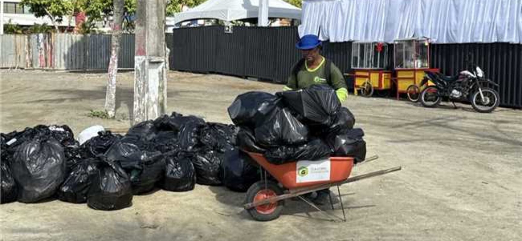 Prefeitura de Ilhéus realiza operação de limpeza após primeiro dia da Virada Ilhéus 2026