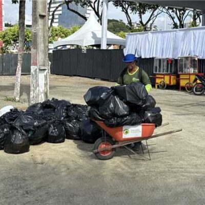 Prefeitura de Ilhéus realiza operação de limpeza após primeiro dia da Virada Ilhéus 2026