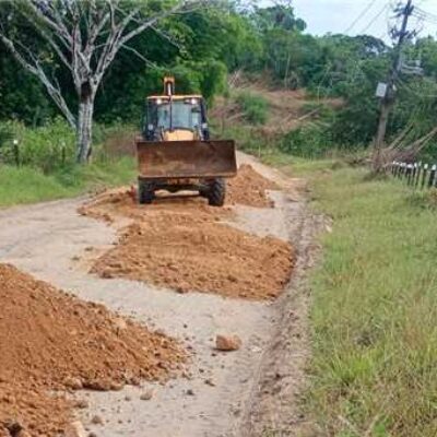 Prefeitura de Ilhéus dá continuidade à recuperação da estrada de Aritaguá