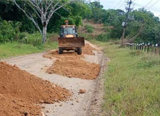 Prefeitura de Ilhéus dá continuidade à recuperação da estrada de Aritaguá