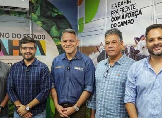 Prefeito Valderico Junior se reúne com o secretário de Agricultura da Bahia durante a FENAGRO