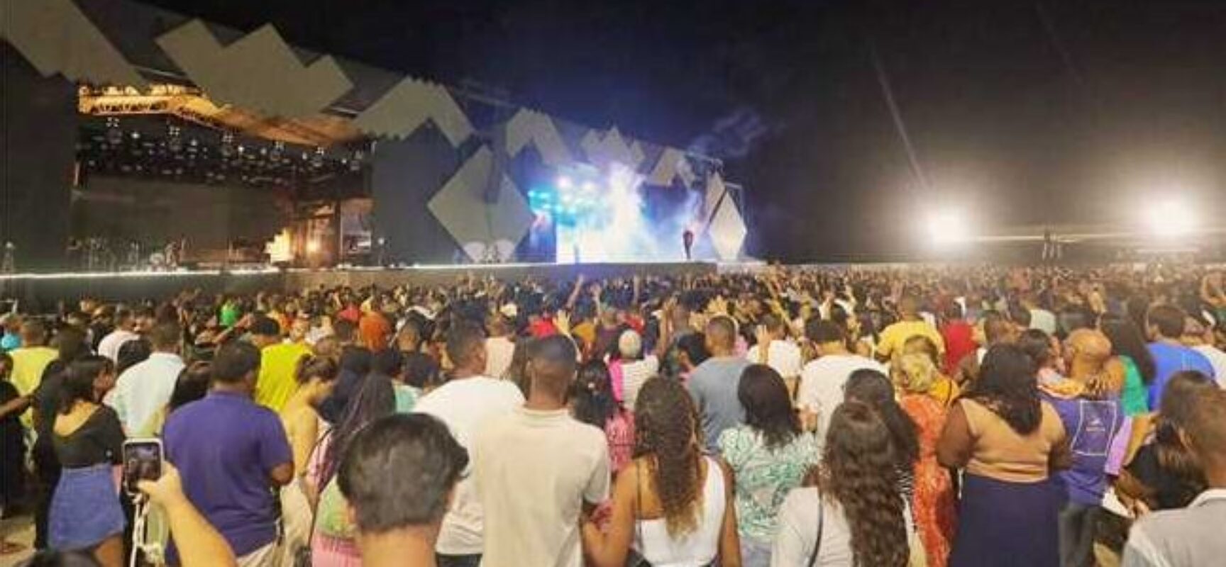 Segunda noite da Virada Ilhéus 2026 promete grandes shows na Avenida Soares Lopes