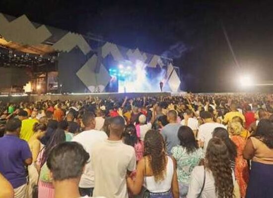 Segunda noite da Virada Ilhéus 2026 promete grandes shows na Avenida Soares Lopes