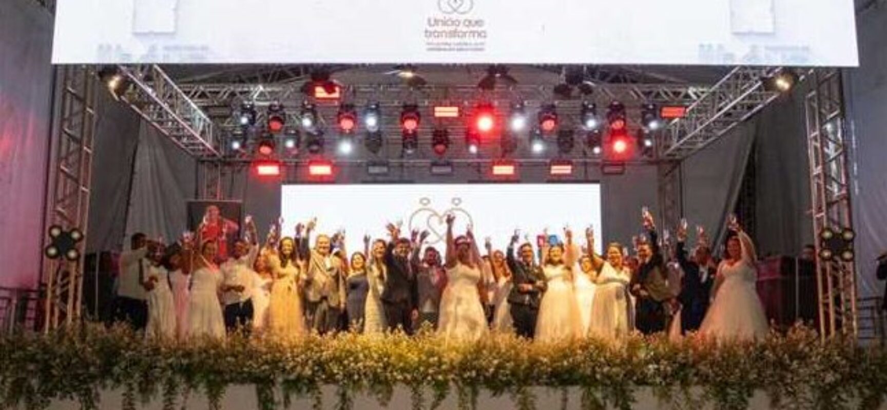 Prefeitura de Ilhéus oficializa união de 35 casais em Casamento Comunitário