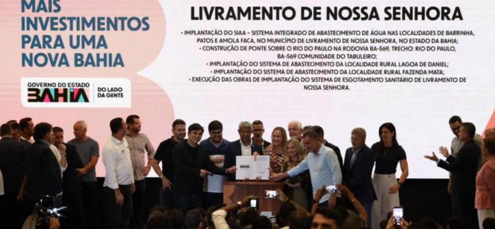 Governo firma convênios para obras em 135 municípios baianos; valor se aproxima de R$ 1 bilhão