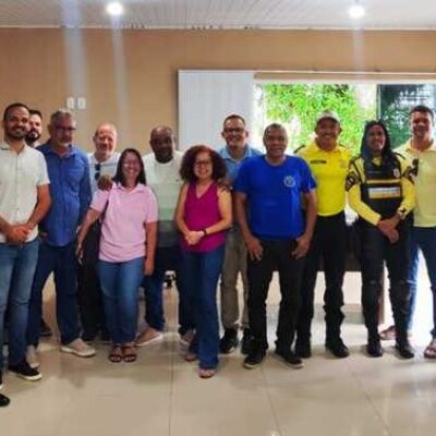 Prefeitura de Ilhéus firma acordo com sindicatos para garantir pagamento da recarga natalina