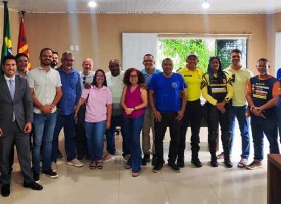 Prefeitura de Ilhéus firma acordo com sindicatos para garantir pagamento da recarga natalina