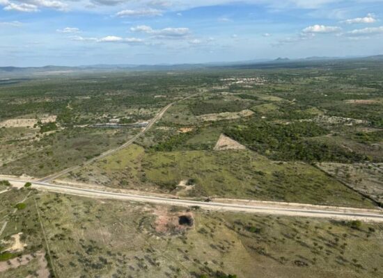 Obra de pavimentação na BA-120 é retomada e Governo antecipa previsão de entrega para 2026