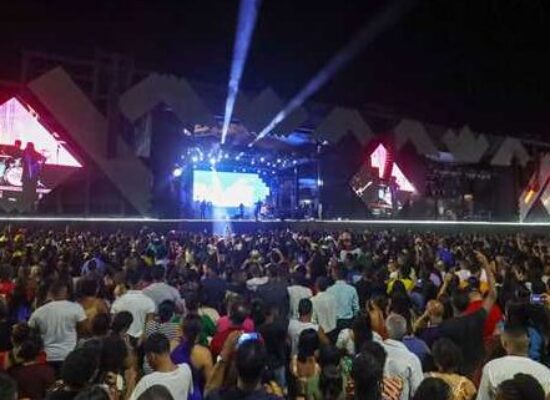 Ilhéus Abençoada abre a Virada Ilhéus 2026 com noite marcada por fé, organização e tranquilidade