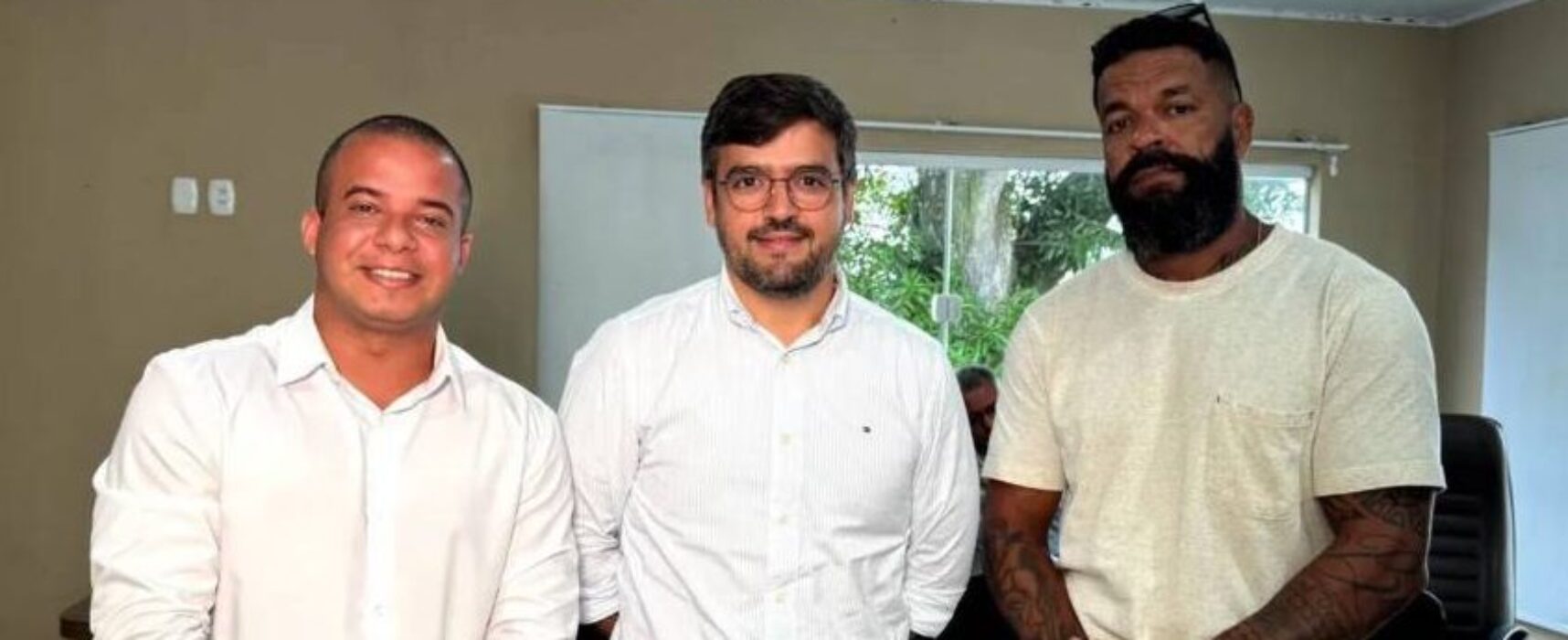 Thiago Martins trata dos acertos finais para a construção do Píer da Maramata