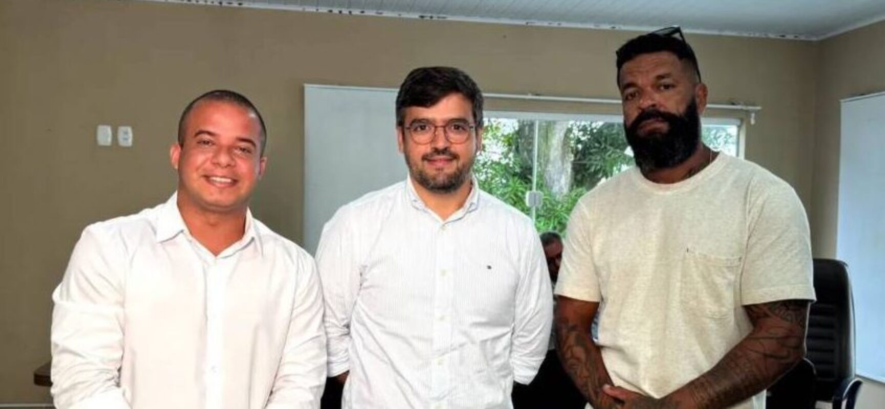 Thiago Martins trata dos acertos finais para a construção do Píer da Maramata