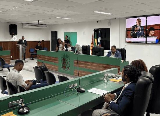 Projeto aprovado na Câmara de Ilhéus dá prioridade a adolescentes em abrigos nas seleções de estágio