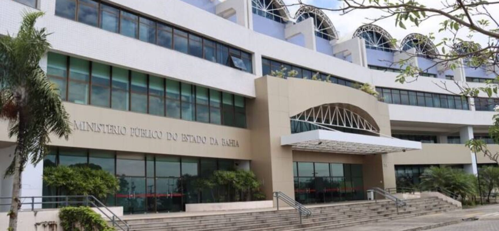 Ministério Pública da Bahia aciona dez instituições financeiras por práticas abusivas