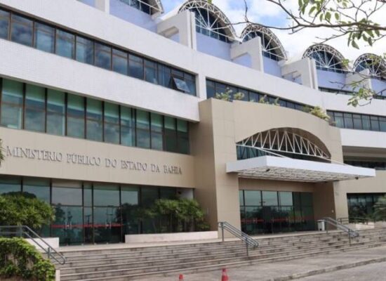 Ministério Pública da Bahia aciona dez instituições financeiras por práticas abusivas