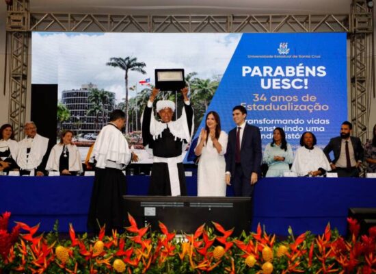 Jerônimo Rodrigues se torna primeiro governador da Bahia a receber título de Doutor Honoris Causa pela Uesc