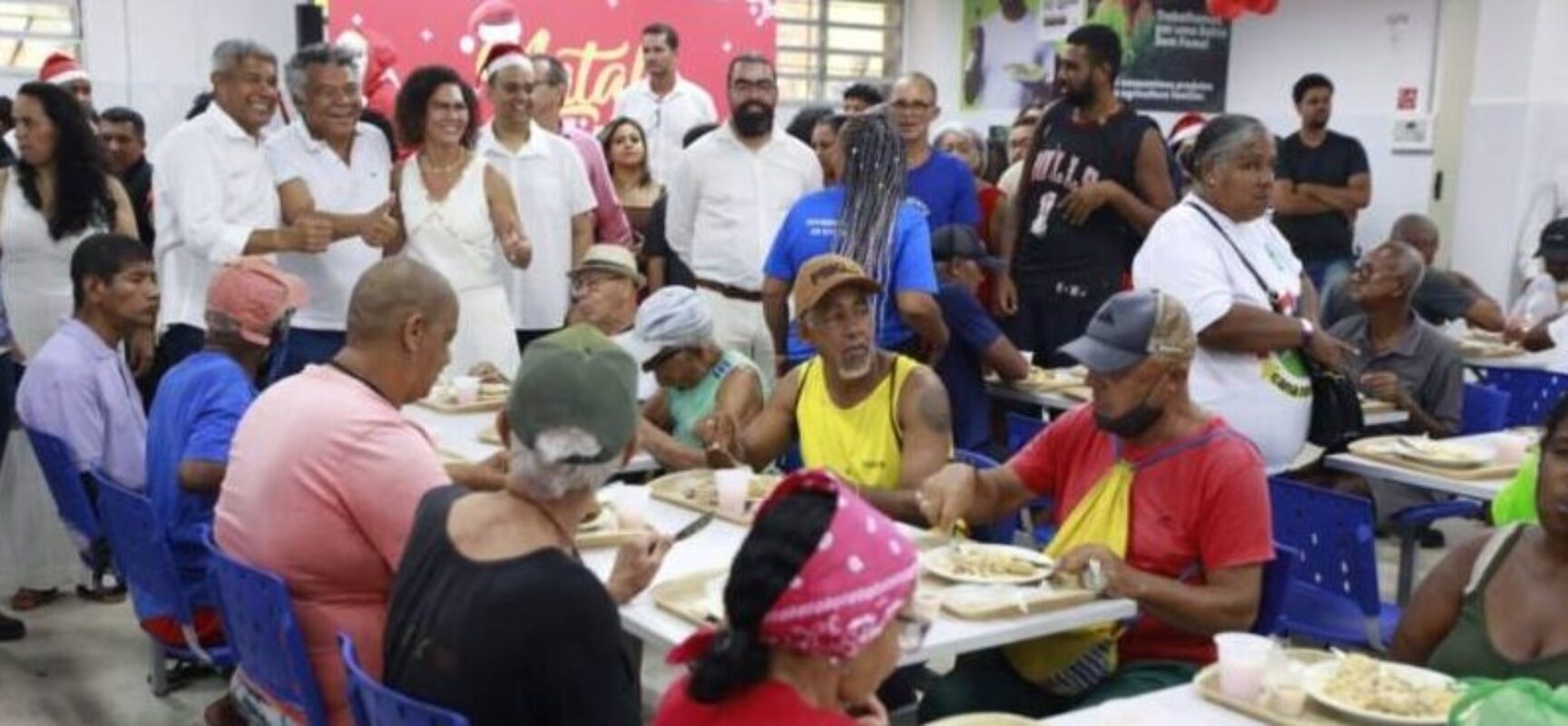 Governador participa do Natal Mais Social com cardápio especial no Restaurante Popular da Liberdade