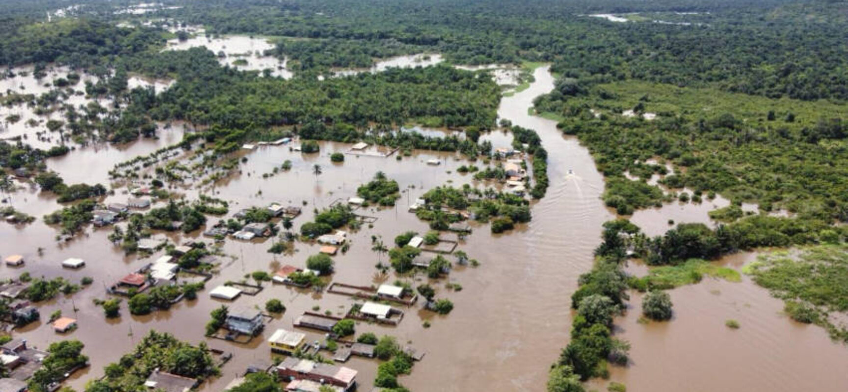 Quatro anos após enchentes, prefeituras baianas seguem sem políticas de adaptação climática, revela ranking