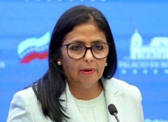Delcy Rodríguez toma posse na Assembleia Nacional da Venezuela