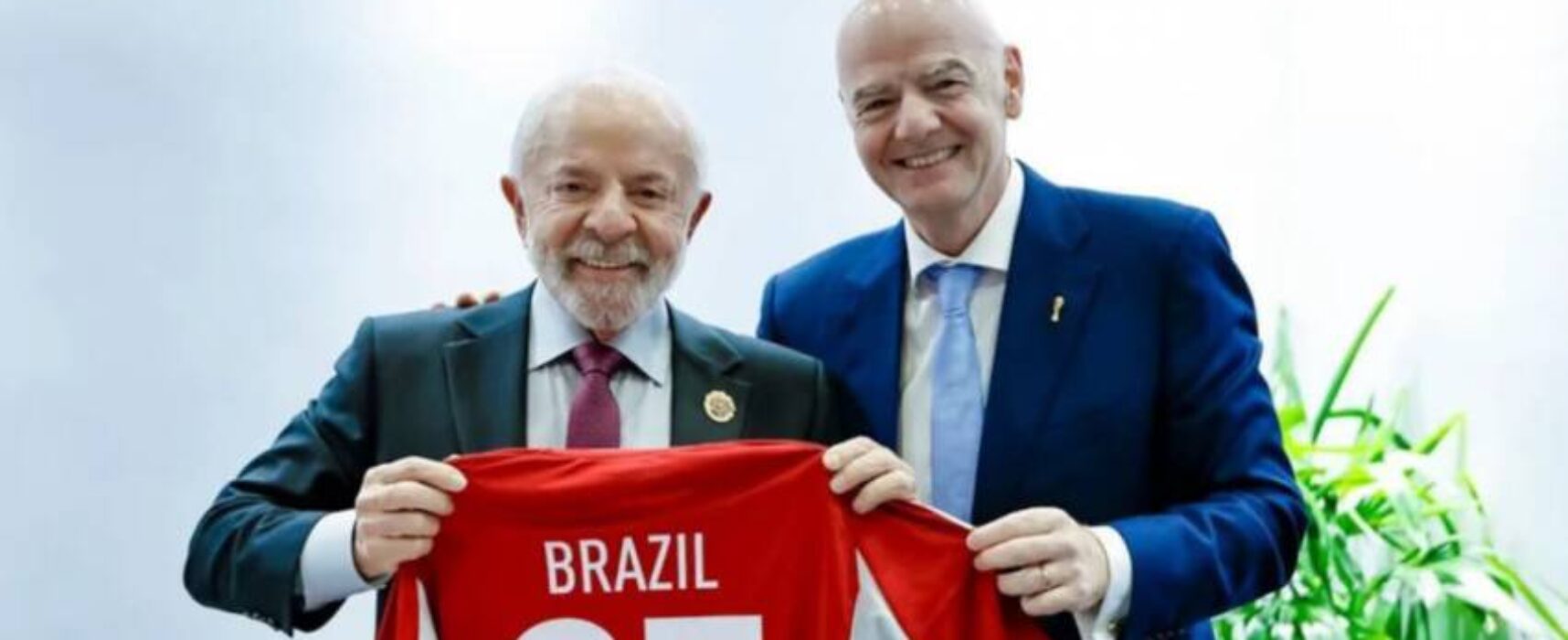 Lula se reúne com presidente da FIFA para reforçar interesse do Brasil sediar Copa do Mundo de Clubes