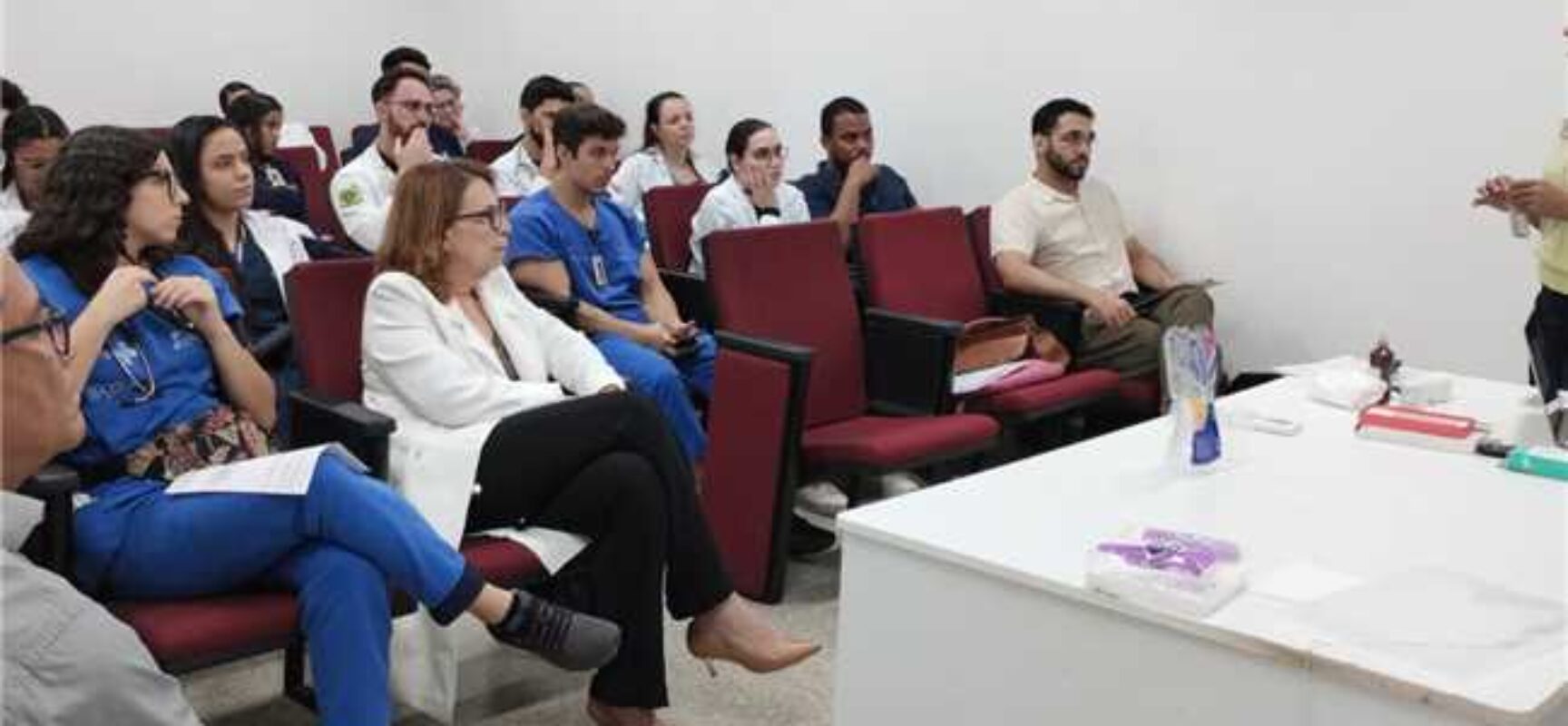 Workshop sobre Diagnóstico da Hanseníase capacita estudantes de Medicina da UESC