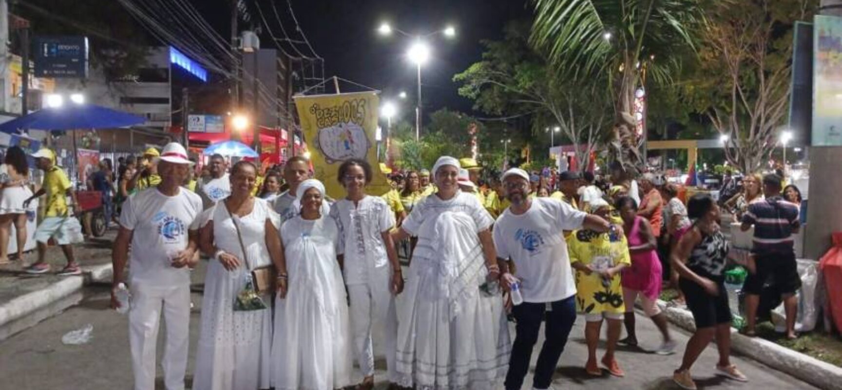 Blocos tradicionais e fiéis de religiões de matriz africana brincam na 3ª noite do Carnaval Antecipado Itabuna