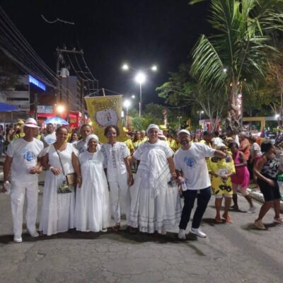 Blocos tradicionais e fiéis de religiões de matriz africana brincam na 3ª noite do Carnaval Antecipado Itabuna