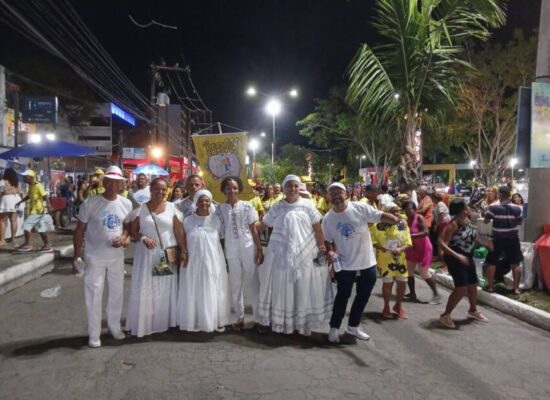 Blocos tradicionais e fiéis de religiões de matriz africana brincam na 3ª noite do Carnaval Antecipado Itabuna