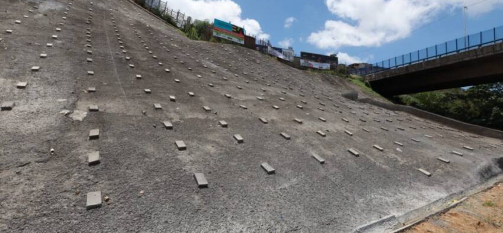 Estado investe R$ 63,5 milhões em obras de contenção de encostas no interior do estado