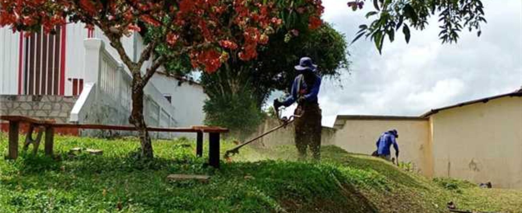 Prefeitura de Ilhéus intensifica ações de limpeza no distrito de Banco do Pedro