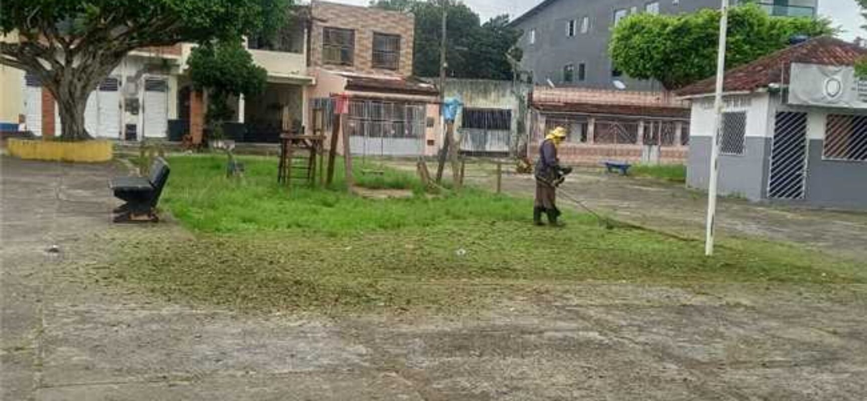 Prefeitura de Ilhéus realiza serviços de roçagem e capinagem no Banco da Vitória