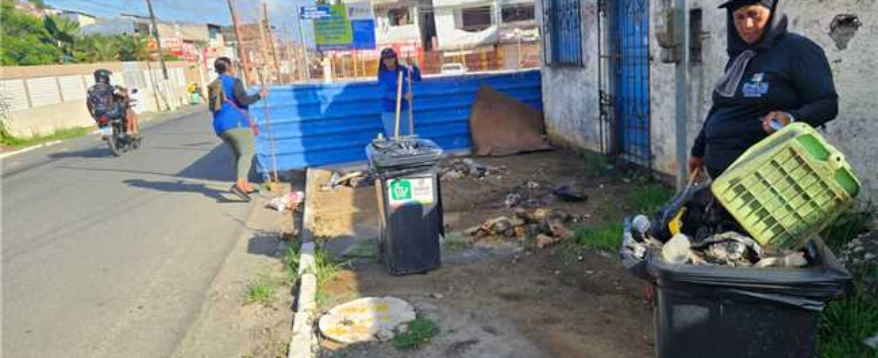 Prefeitura de Ilhéus realiza mutirão de limpeza na Rua da Horta