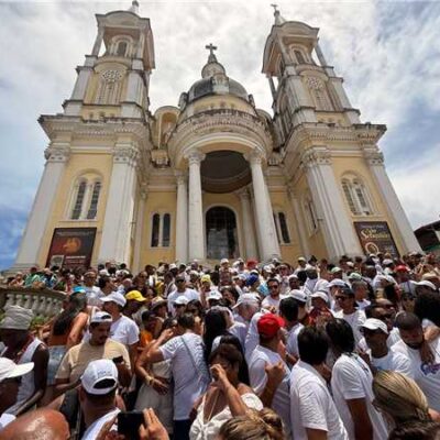 Lavagem das Escadarias de São Sebastião 2026 reúne fé, tradição e grande participação popular