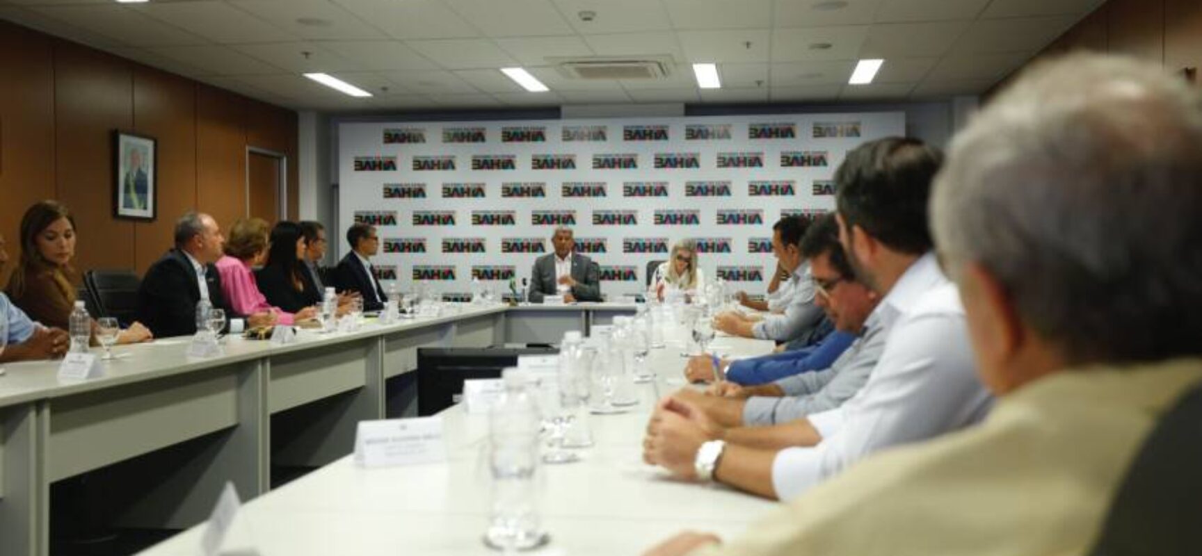 Governo da Bahia amplia investimentos em água e beneficia cidades do interior